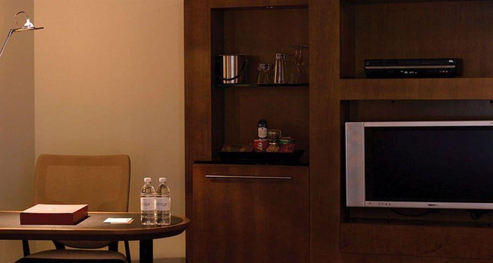 Le Germain Hotel Торонто Экстерьер фото